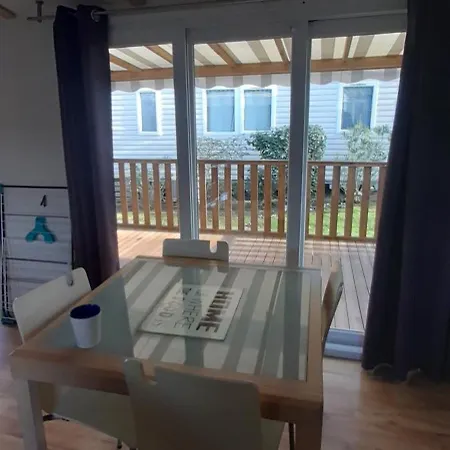 Natherem, 3ch Dont 1 Parentale, 2 Sdb à Julien En Born Dans 4 étoile Camping